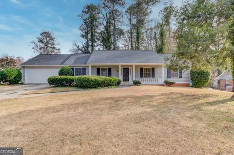 2746 Jo Beth Dr, Lawrenceville, GA 30044