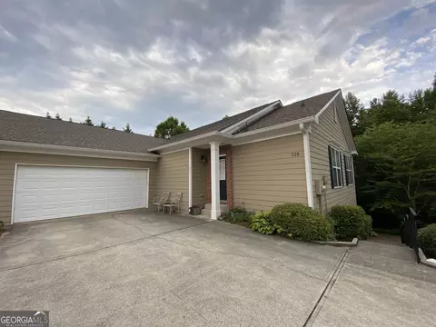 326 Camry Cir, Dallas, GA 30157