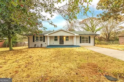 6221 Lakeview Dr, Douglasville, GA 30135