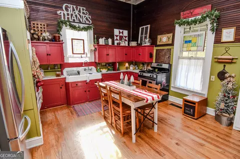Kitchen - 158 Spring Rd, Molena, GA 30258 photo 2 of 6