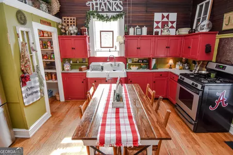 Kitchen - 158 Spring Rd, Molena, GA 30258 photo 3 of 6