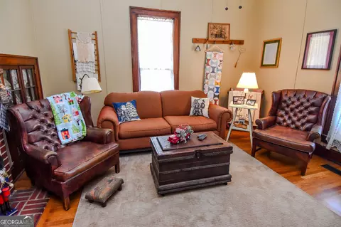 Living - 158 Spring Rd, Molena, GA 30258 photo 4 of 6