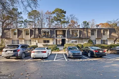 725 Dalrymple Rd #8D, Sandy Springs, GA 30328