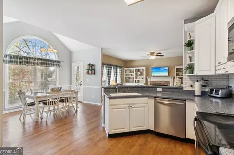 330 Wentworth Downs Ct, Duluth, GA 30097 photo 16