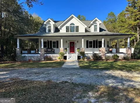 1043 Peachtree Pl, Millen, GA 30442
