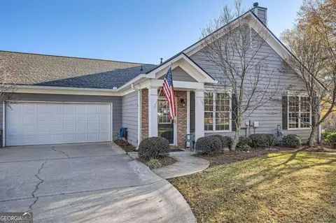 955 Camry Cir, Dallas, GA 30157