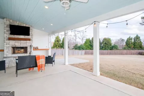 421 Timberleaf Rd, Canton, GA 30115 photo 2