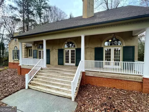 465 Stonehenge Dr NW, Marietta, GA 30064
