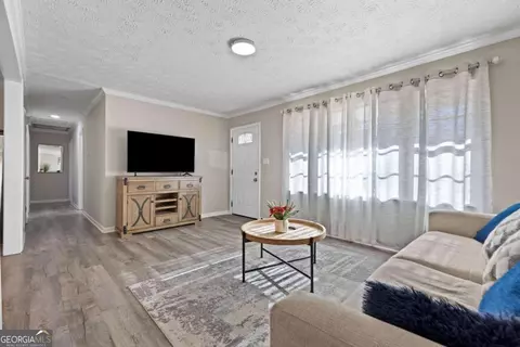 5708 Darry Cir, Norcross, GA 30093