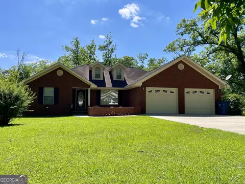 104 Corene Ave, Glennville, GA 30427
