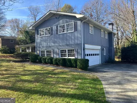 2842 Fontainebleau Dr, Atlanta, GA 30360