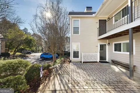 1101 Lake Pointe Cir, Roswell, GA 30075
