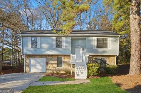 2905 Sandy Cir, Riverdale, GA 30296