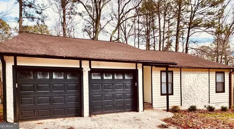 5474 Pepperwood Ct, Stone Mountain, GA 30087