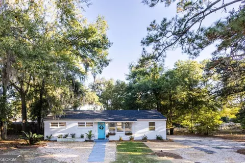 2116 N Fernwood Dr N, Savannah, GA 31404