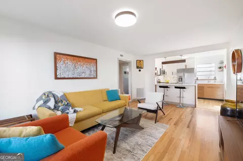 2240 Cheshire Bridge Rd NE #209, Atlanta, GA 30324