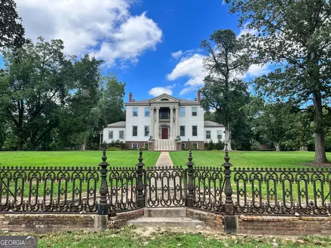 402 Allen Memorial Dr, Milledgeville, GA 31061