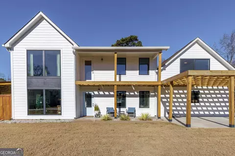 921 Pine Cir, Woodstock, GA 30189
