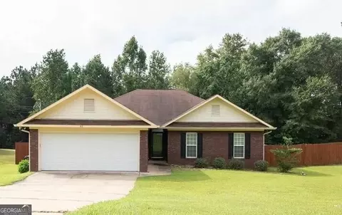 42 Bluebird Ln, Phenix City, AL 36870