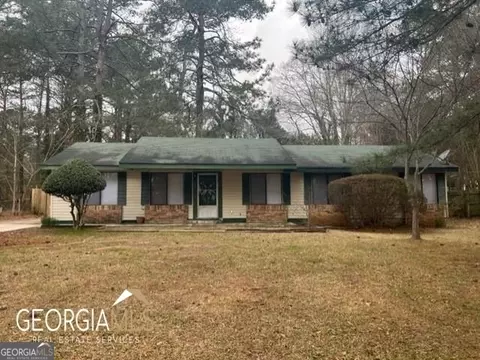 8881 Sterling Ridge Ln, Jonesboro, GA 30238