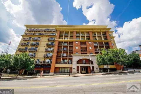 250 W Broad St #805, Athens, GA 30601