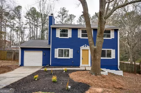 664 Stoneside Dr, Stone Mountain, GA 30083