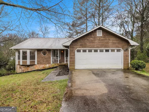 625 Woodsong Ln, Stone Mountain, GA 30087