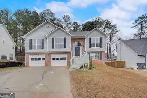 3364 Shady Woods Cir, Lawrenceville, GA 30044