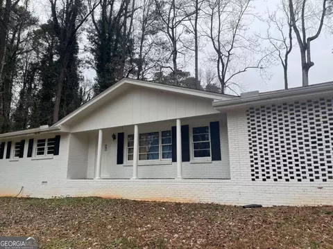 529 Southwind Dr NW, Lilburn, GA 30047