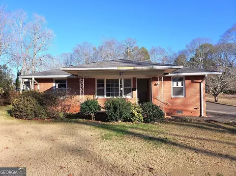 67 Farmer St, Newnan, GA 30263