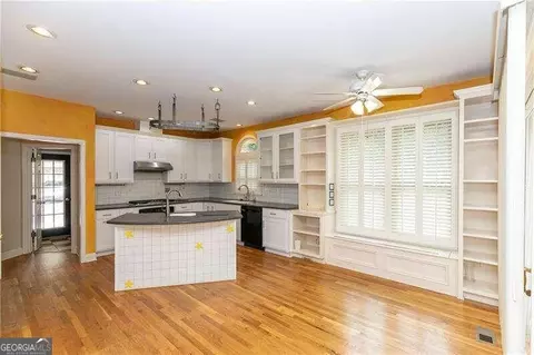 3057 Oaktree Ln, Duluth, GA 30096 photo 2