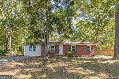 135 Highland Dr, Stockbridge, GA 30281