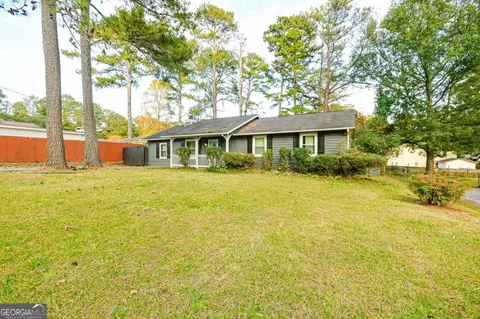 8876 Homewood Dr, Riverdale, GA 30274