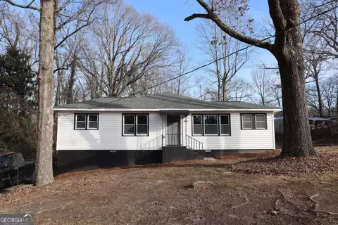 6672 Winn Dr, Lithia Springs, GA 30122