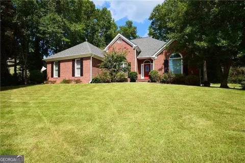 4610 Matthews Park Dr, Snellville, GA 30039