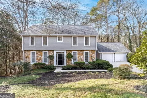 620 Fourth Fairway Dr, Roswell, GA 30076