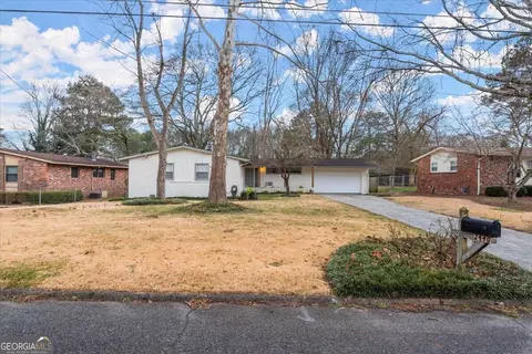 2440 Crockett Dr SE, Marietta, GA 30067