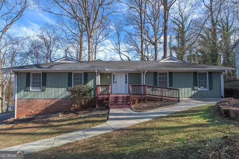 778 Oakview Ct NW, Lilburn, GA 30047