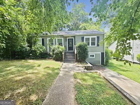 2165 Pinehurst Dr, East Point, GA 30344