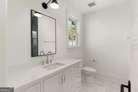 Bath - 2 Fred Dr, St. Simons, GA 31522 photo 5 of 8