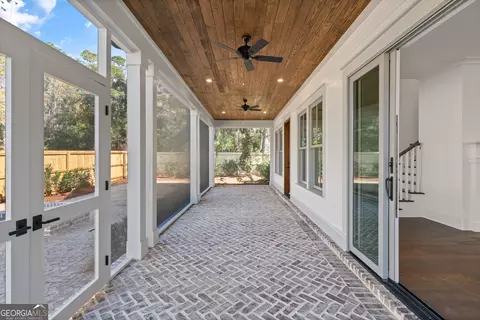 Exterior - 2 Fred Dr, St. Simons, GA 31522 photo 3 of 8