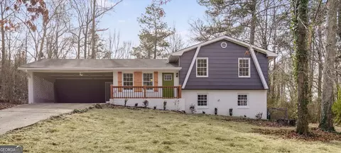 210 Pine Hill Dr, Carrollton, GA 30116