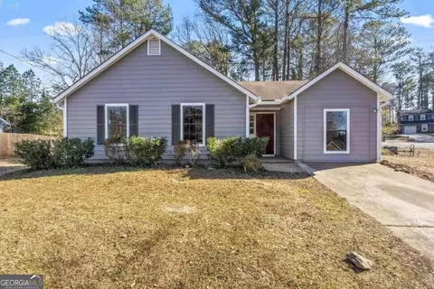 6252 Leverett Dr, Lithonia, GA 30038