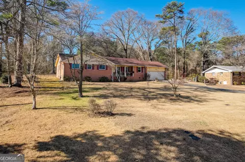 8737 Whitley Dr, Douglasville, GA 30134