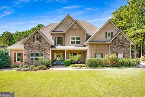 25 Magnolia Place Dr, Senoia, GA 30276