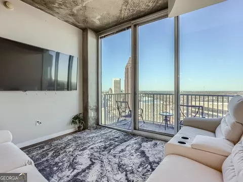 400 W Peachtree St NW #3915, Atlanta, GA 30309