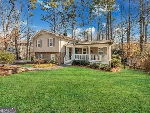 2364 Kingsland Dr, Dunwoody, GA 30360