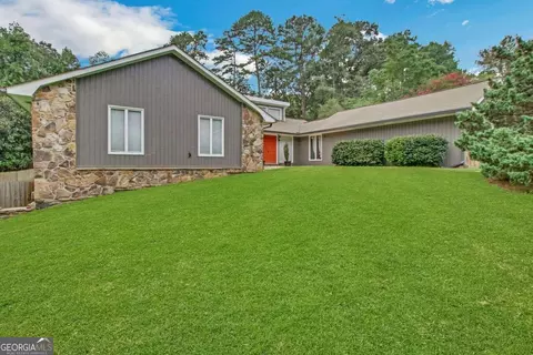 2069 Silversmith Ln, Smoke Rise, GA 30087