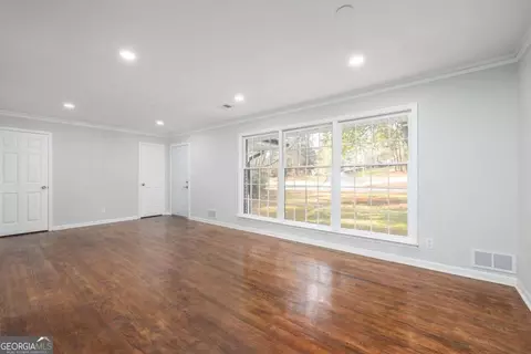 583 Rays Rd, Stone Mountain, GA 30083 photo 2