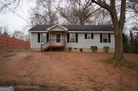 52 Reynolds St, Newnan, GA 30263